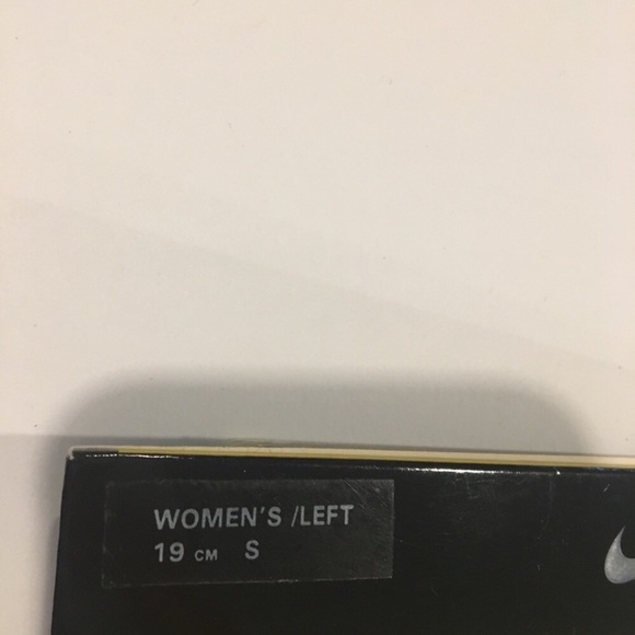 NIKE Golf Tech Extrême Women’s Left Glove Size S - Picture 2 of 3